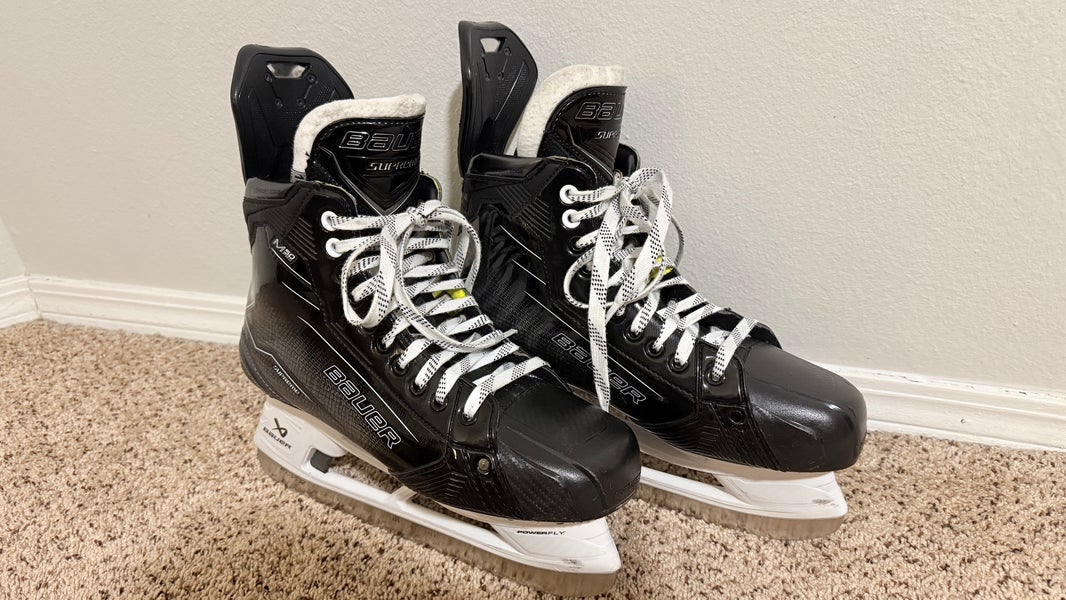 Black 2024 Bauer Supreme M50 Pro Hockey Skates 10 (Used)