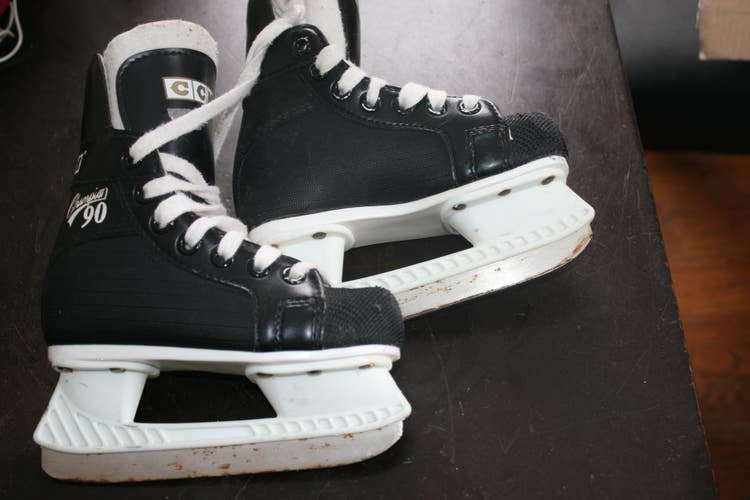 CCM Youth  Hockey Skates 9