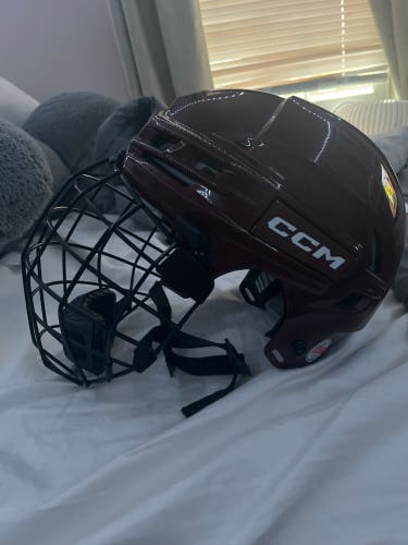 Medium CCM Tacks 910 Helmet (Used)