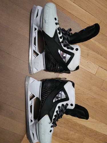 True 2 Piece Hockey Goalie Skates 11.5 (Used)