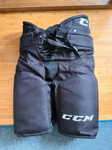 Men's Senior Small CCM HP32 Hockey Pants Pro Stock - Used like new