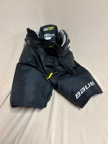 Senior Medium Bauer Supreme Ultrasonic Hockey Pants (Used)