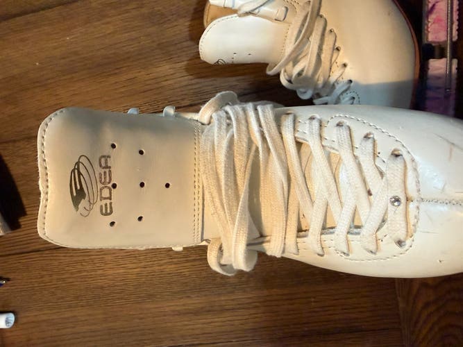 EDEA Overture Figure Skates C Adult 5.5 (Used)