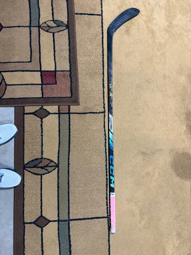 Intermediate CCM Tacks XF Pro Left Hand Hockey Stick P28 55 Flex Pro Stock (Used)