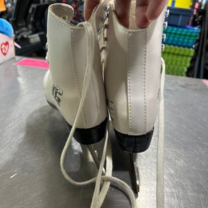 Used CCM CHAMPION DELUXE Senior Hockey Skate Senior 5 11605-S000213419