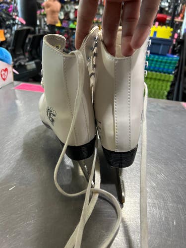 Used CCM CHAMPION DELUXE Senior Hockey Skate Senior 5 11605-S000213419