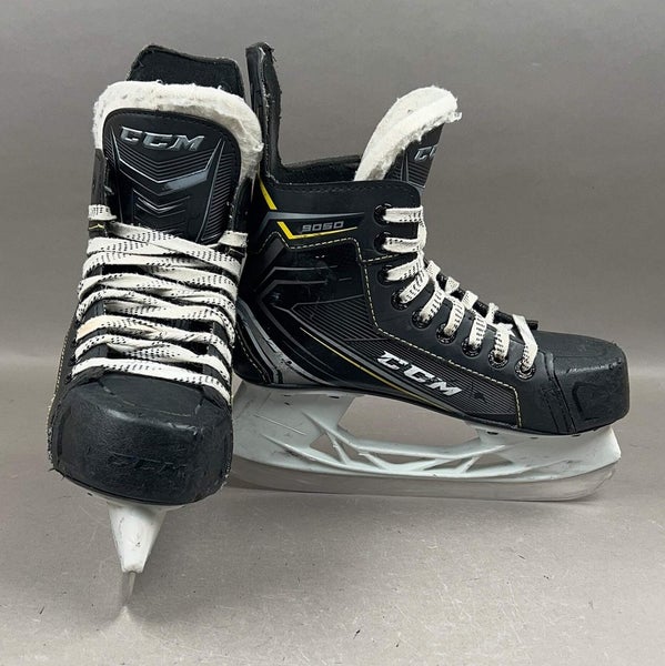 CCM Tacks 9050 Size 3.5 Junior Hockey Skates