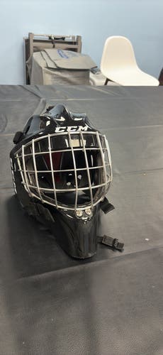 Senior Medium CCM 9000 Goalie Mask (Used)