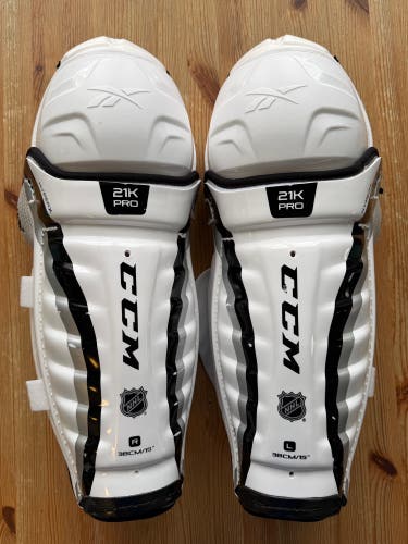Senior CCM 21K Pro 15" Shin Pads (Used) pro stock
