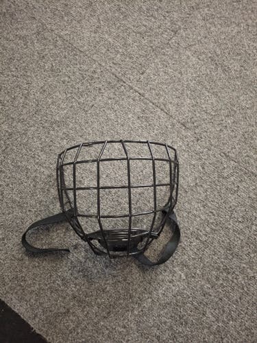 Medium CCM FM70 Full Cage (Used) Black