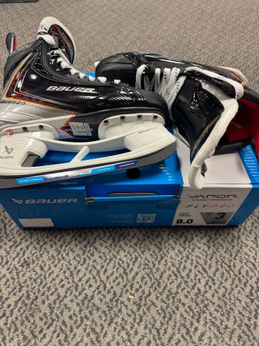 Bauer Vapor Flypro Hockey Skates 8 (New) Fit 3
