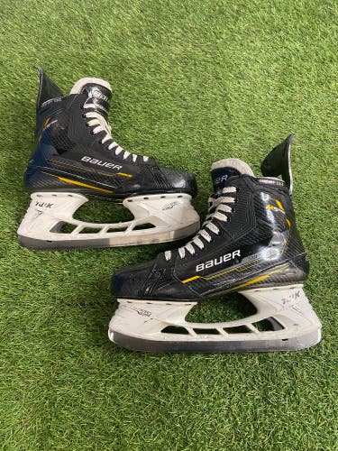 Bauer Supreme M5 Pro Hockey Skates | 9.5 (Fit 3)
