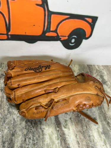 Rawlings RGB90 RH Baseball Glove 11" (Used)