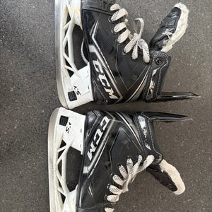2021 CCM Ribcor 90K Hockey Skates Regular Width Size 2 (Used)