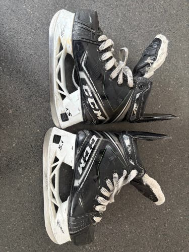 2021 CCM Ribcor 90K Hockey Skates Regular Width Size 2 (Used)