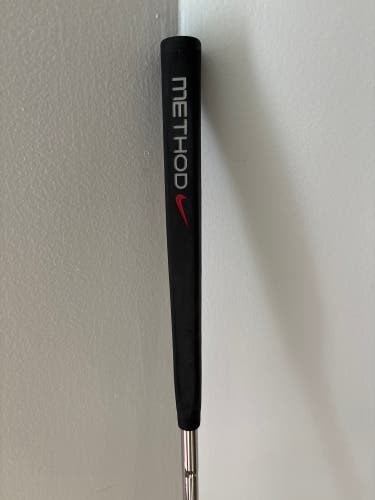 2014 Nike Method Matter M5-12 Mallet Left Hand Putter 34" (Used)