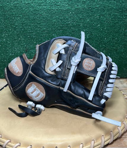 Wilson A2000 1786 Pro Stock RH Infield Baseball Glove 11.5" (Used)
