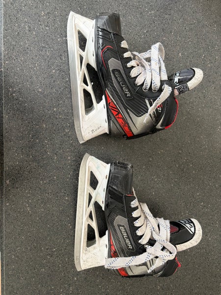2019 Bauer Vapor X2.7 Hockey Goalie Skates Regular Width Size 2 (Used)