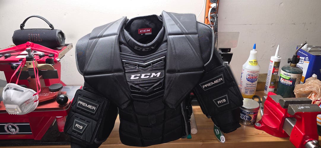 Large CCM Premier R1.9 LE Goalie Chest Protector (Used)