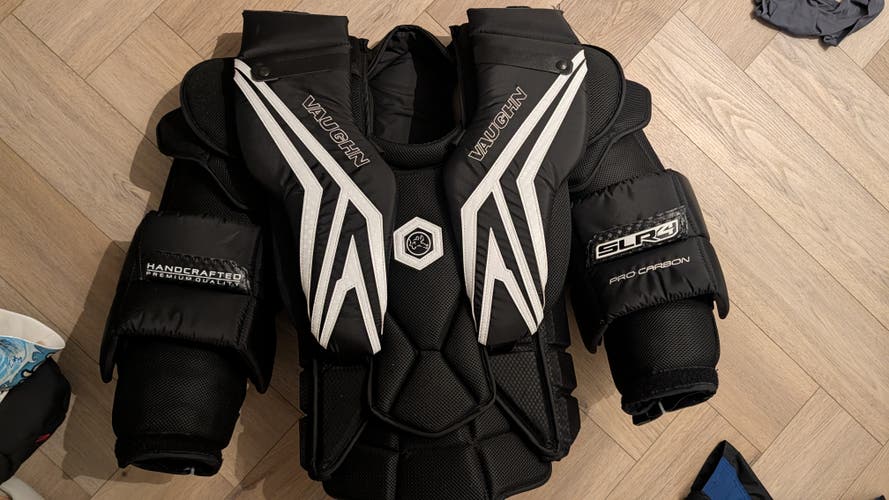 Large 2025 Vaughn SLR4 Pro Carbon SE Goalie Chest Protector (Used)