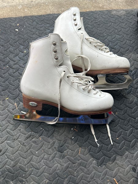Riedell Figure Skates B Junior 3