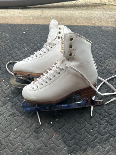 Jackson Ultima Freestyle Figure Skates C Junior 2