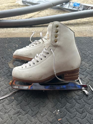 Jackson Ultima Freestyle Figure Skates B Adult 5