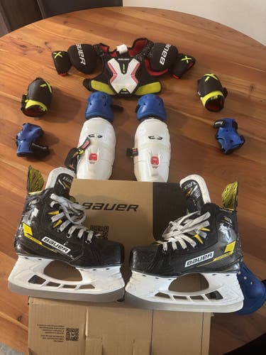 Bauer Starter Kit  + Skates (used)