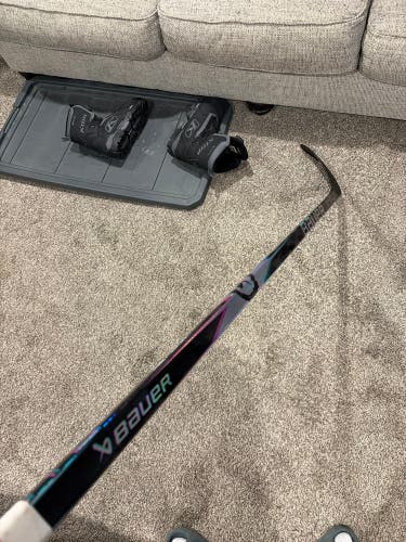 Senior Bauer Proto2 Right Handed Hockey Stick P28 70 Flex (Used)