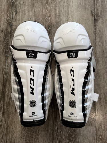 CCM 21K Shin Pads 14" Pro Stock