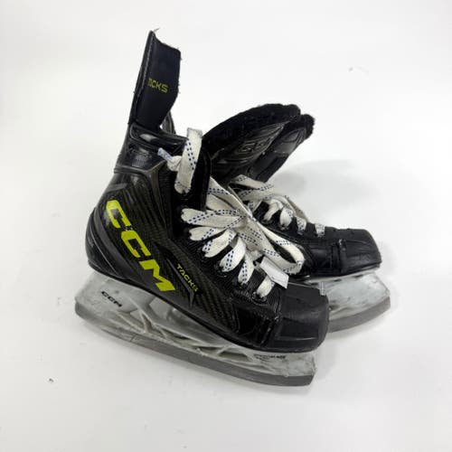 Used CCM Tacks XF Pro Skates | Size Youth 12.5 R | J427