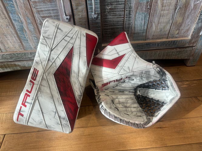 Pro Stock True Catalyst PX5 Pro Goalie Glove & Blocker Set Husso
