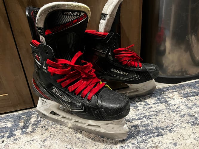 2019 Bauer Vapor 2X Hockey Skates Regular Width Size 6 (Used)