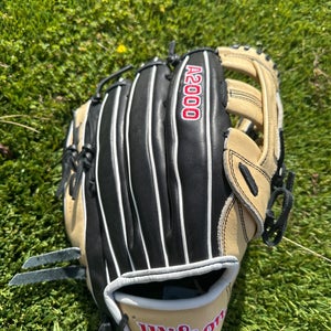 Wilson A2000 1750 RH Baseball Glove 12.5" (Used)