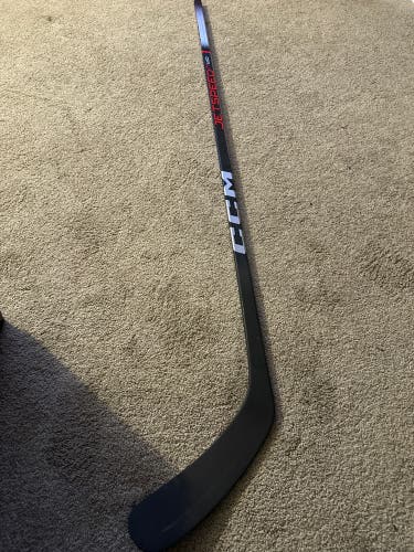 Intermediate CCM JetSpeed FT660 Right Handed Hockey Stick P29 65 Flex (New)