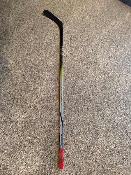 Senior Bauer Vapor Hyperlite 2 Left Hand Hockey Stick P28 87 Flex (New)