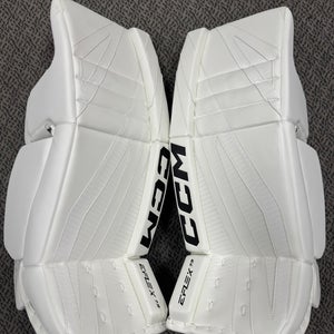 30" CCM  Extreme Flex 7.9 Goalie Leg Pads (New)