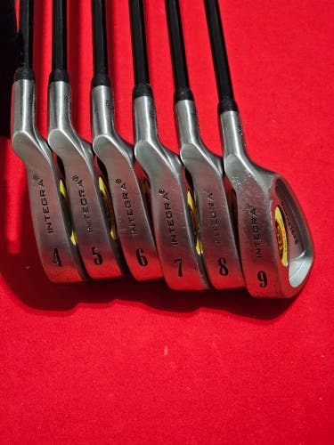 Men's Integra Saberhawk Right Handed Iron Set (6 Clubs) #4 - #9 Graphite Shaft (Used)