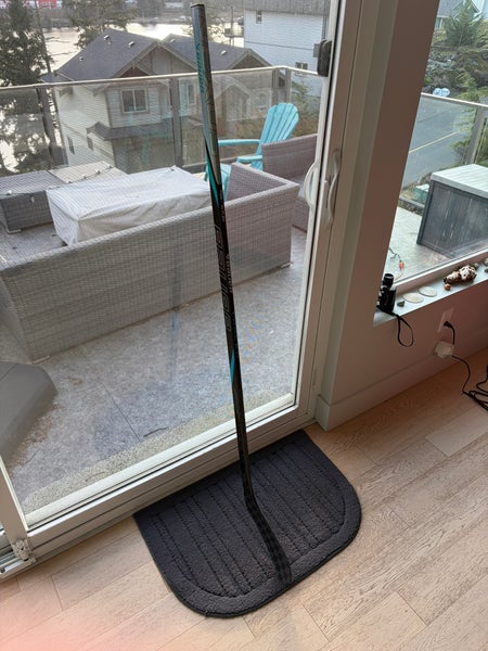 Senior Bauer Nexus Tracer Left Hand Hockey Stick P28 70 Flex (Used)