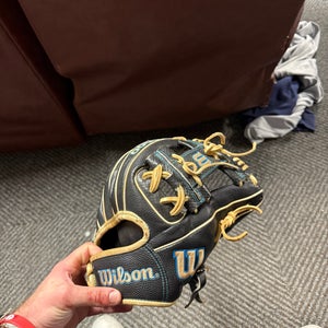 2022 Wilson A2000 DP15 RH Infield Baseball Glove 11.5" (Used)