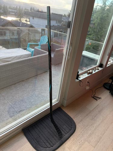 Senior Bauer Nexus Tracer Left Hand Hockey Stick P28 70 Flex (Used)