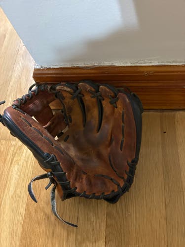 Wilson A2K RH Infield Baseball Glove 11.25" (Used)