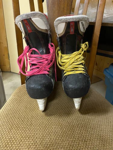 2014 Bauer Vapor APX2 Hockey Skates Regular Width 10 (Used)