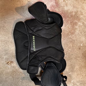 Men's Large Senior Koho 232 Shoulder Pads (Used)