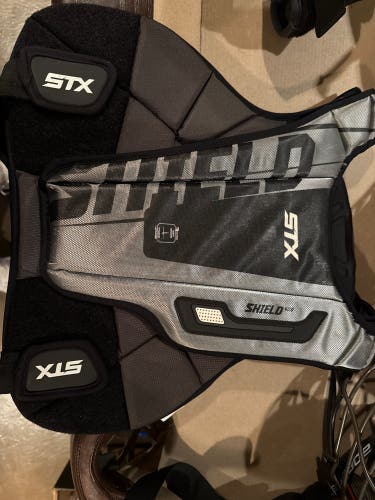 One Size Fits All STX Shield 400 Chest Protector (Used)