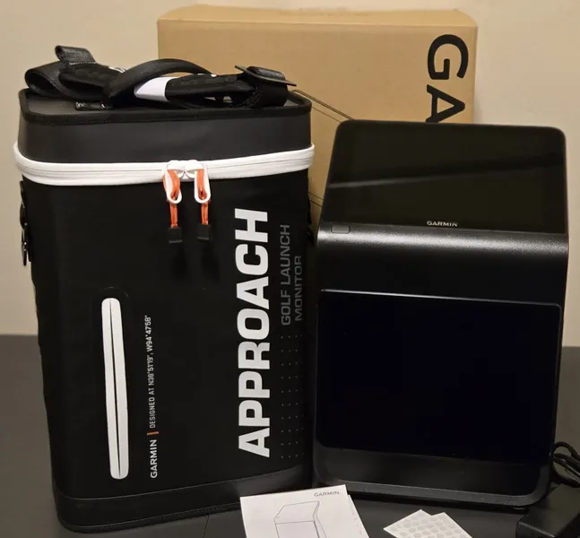 Garmin Approach R50 Launch Monitor and Premium Golf Simulator w/Case