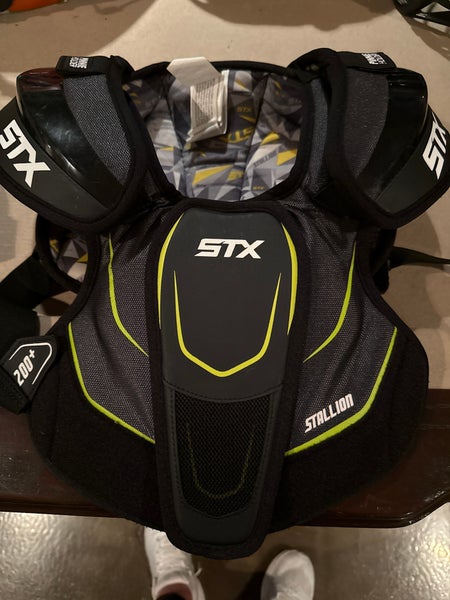 Medium Youth STX Stallion 200+ Shoulder Pads (Used)
