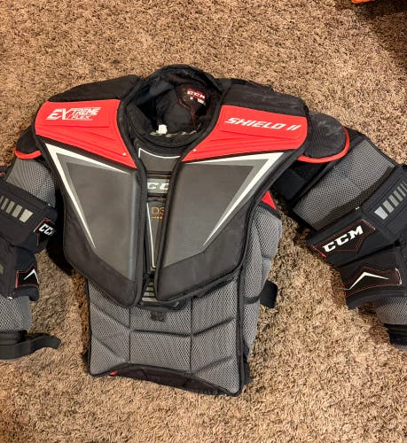 Senior Medium CCM Extreme Flex Shield 2 Pro Goalie Chest Used Protector