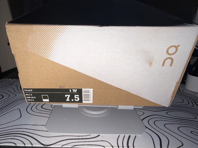 White Women's Size M 6.5 (W 7.5) Adult Marucci Shoes (New)