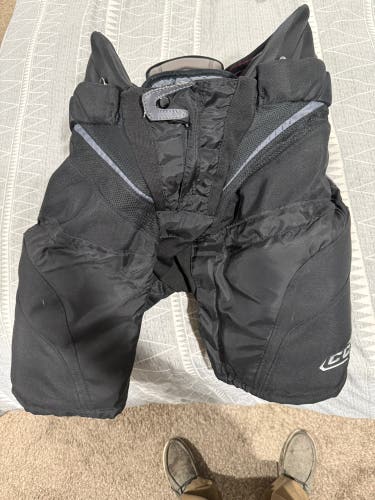 Men's Senior XL CCM Vector Hockey Pants (Used)